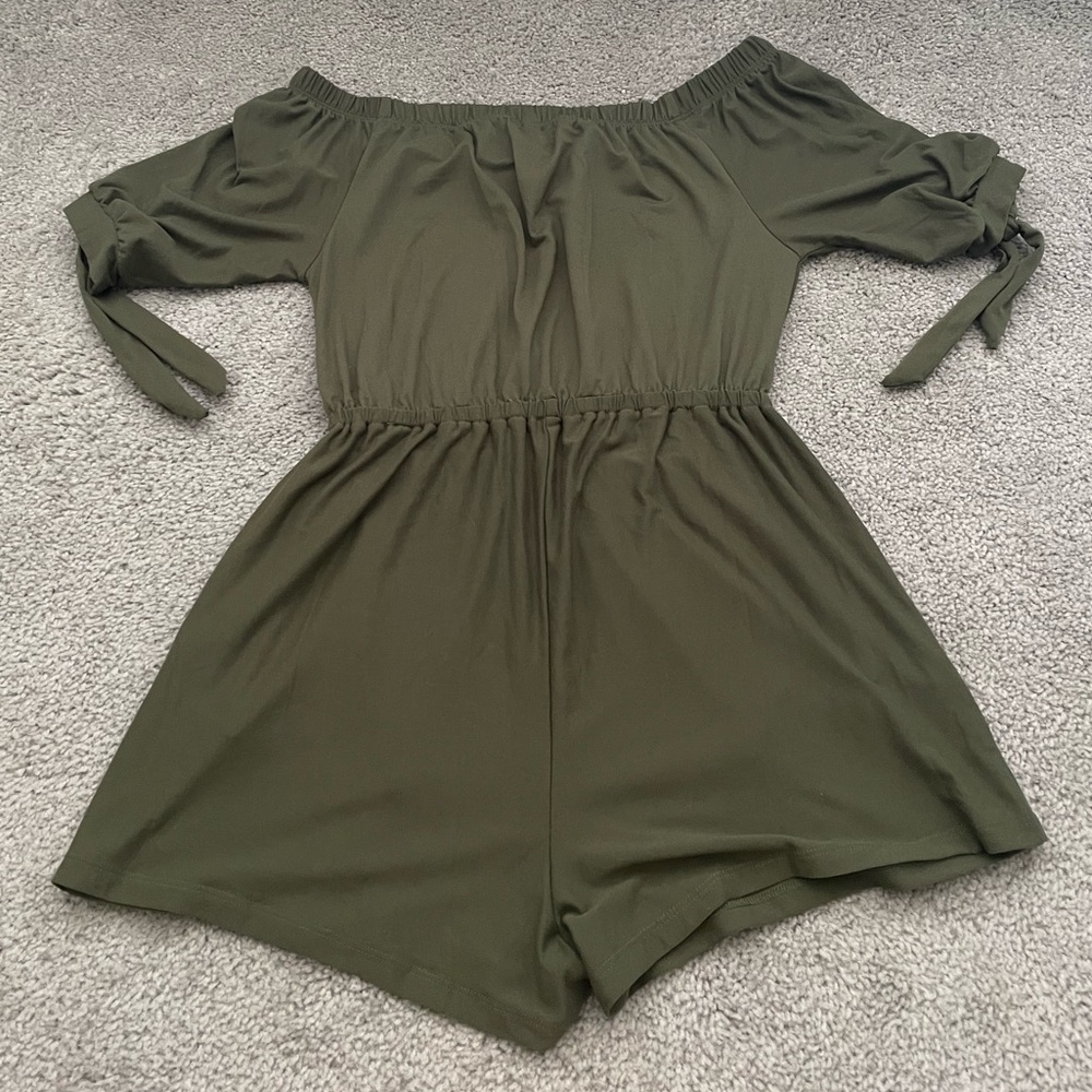 Olive romper - Picture 3 of 3